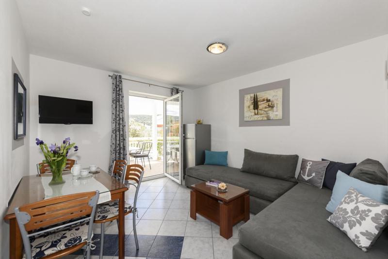 Apartments Luka - Trogir, Marina 150M From The Beach Exterior foto