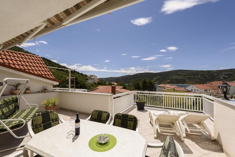 Apartments Luka - Trogir, Marina 150M From The Beach Exterior foto