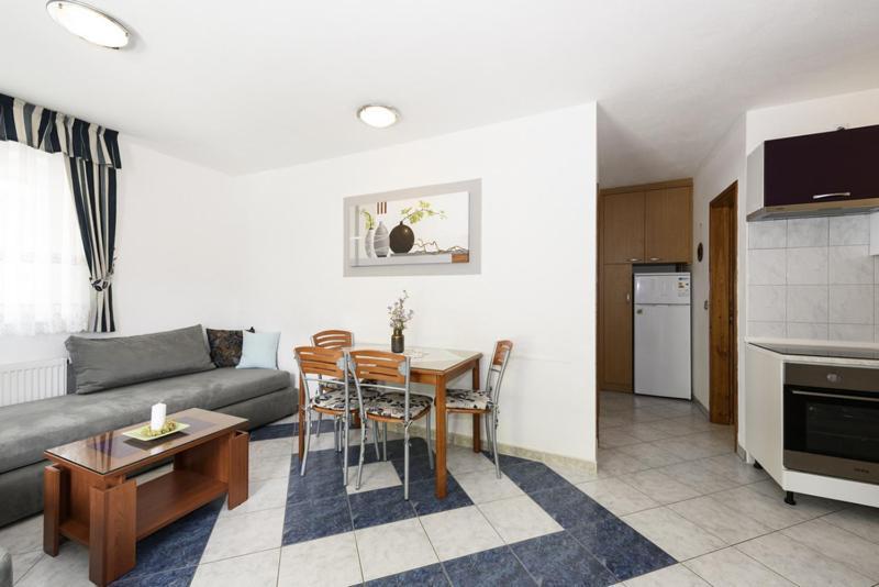 Apartments Luka - Trogir, Marina 150M From The Beach Exterior foto