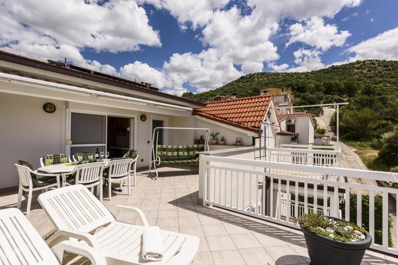 Apartments Luka - Trogir, Marina 150M From The Beach Exterior foto